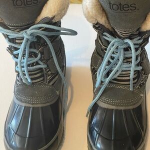 Totes Leslie women’s winter duck boots